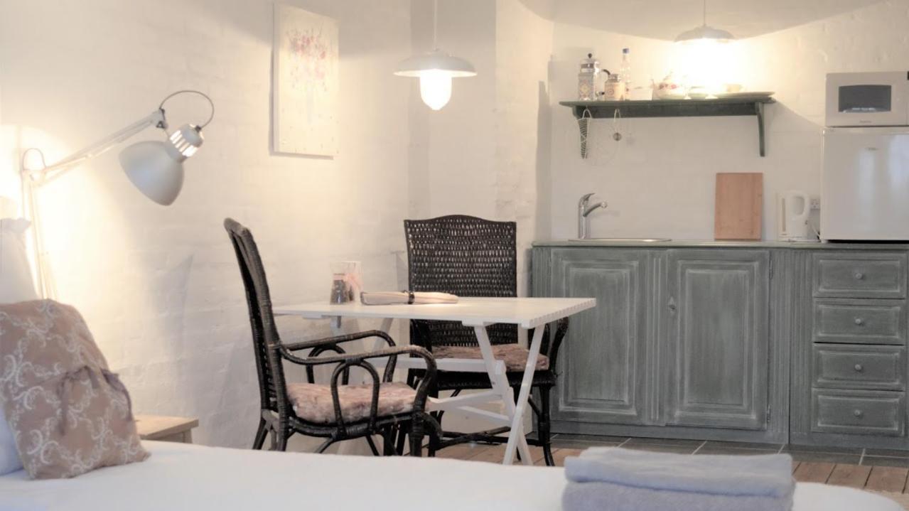 Store Ejlstrup Bed & Breakfast Оденсе Экстерьер фото