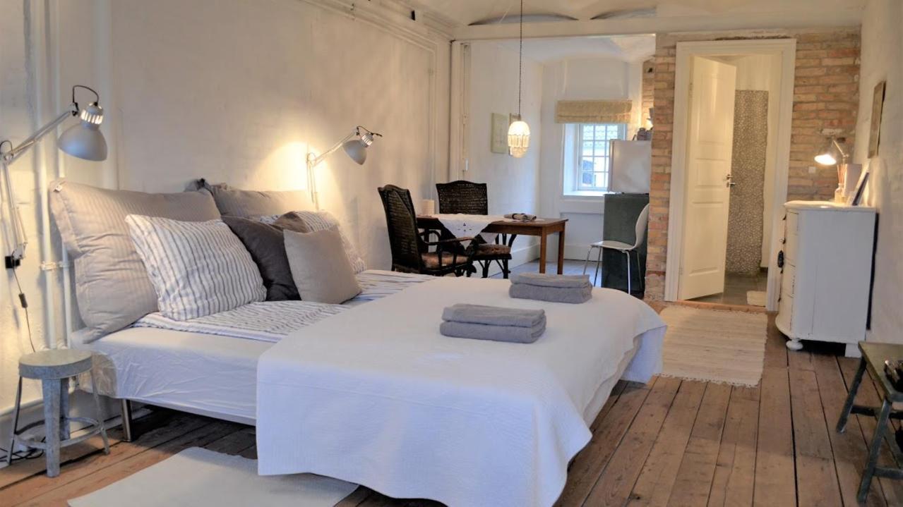 Store Ejlstrup Bed & Breakfast Оденсе Экстерьер фото